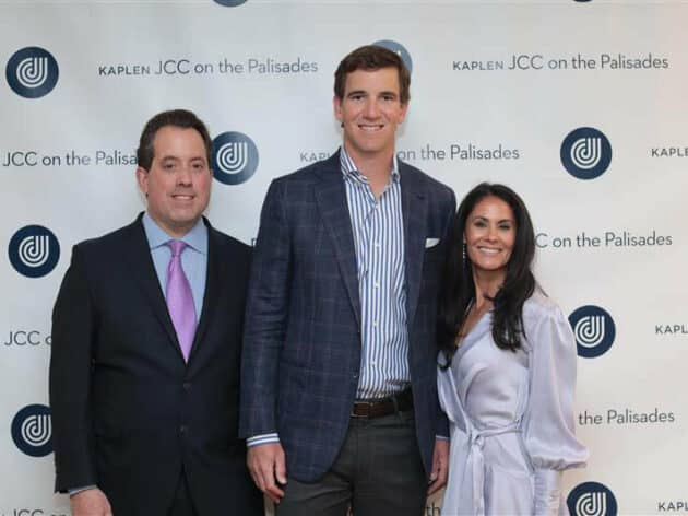 Kenny Albert Eli Manning and Tracy Wolfson at May 2022 Sports Night of Champions
